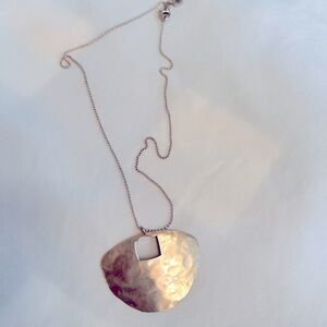 Beautiful silver Hammered Silpada Necklace